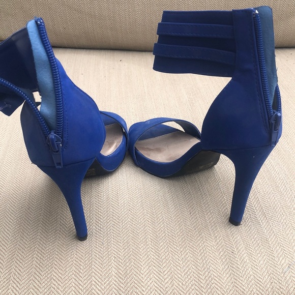 Heels - Picture 5 of 5